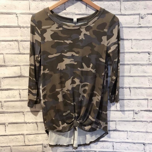 Zenana Outfitters Tops - Zenana Camo Tunic Top with 3/4 Sleeves